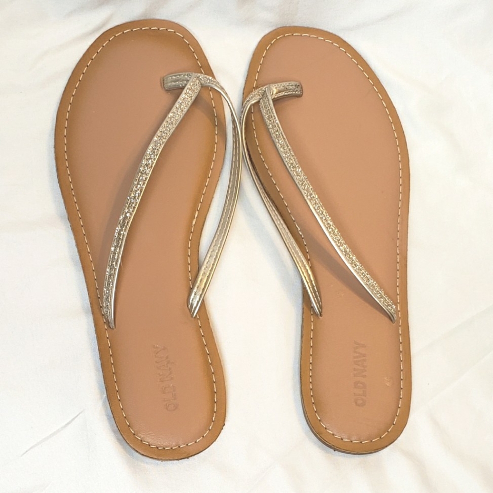 Old Navy Gold Glitter Thong Sandals - Picture 2 of 9